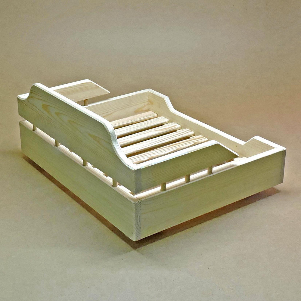 Лежак деревянный для собаки 