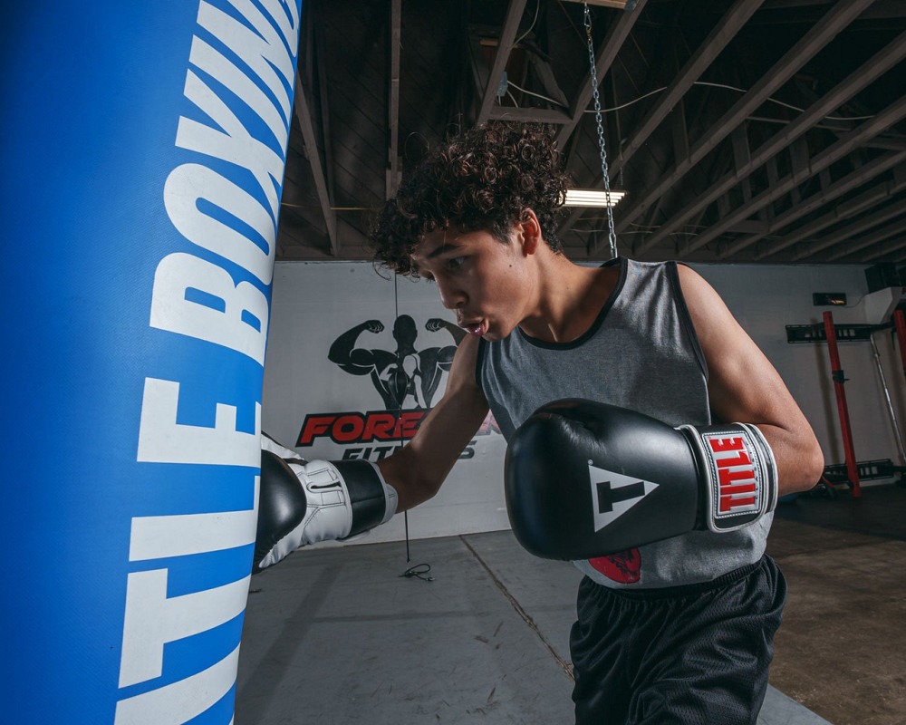 Перчатки боксерские для бокса и единоборств профессиональные оригинальные TITLE Classic Pro Style 12 унций Киев - изображение 9