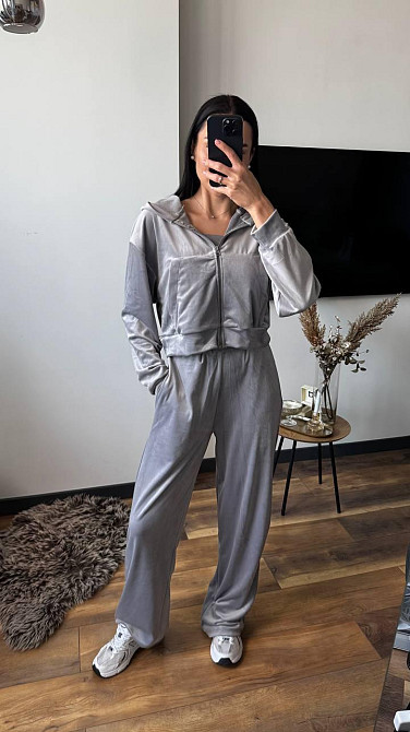 Женский плюшевый прогулочный костюм тройка: кофта топ и штаны велюр Серый, 42/44 Одесса - изображение 3