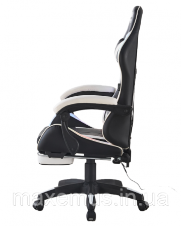 Компьютерное кресло для геймера с подсветкой массажем пультом Bonro B 1 4 4 кресло геймерское с подставкой для ног белое Мостиска