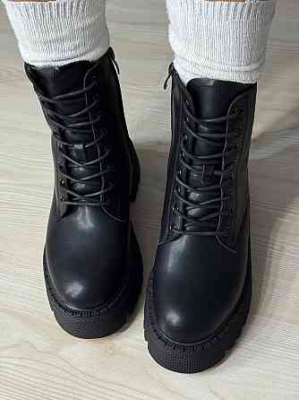 Ботинки женские Hengji 672 кожаные утепленные на тракторной подошве черные, 39, 24,5 см Киев