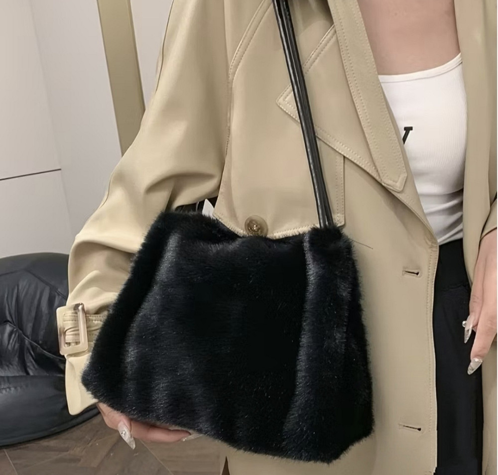 Сумка зі штучного хутра Чорна Сміла - фото 2