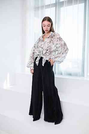 Женский романтичный костюм двойка: рубашка и плиссированные брюки дабл шелк армани + тенсел Черный Одесса