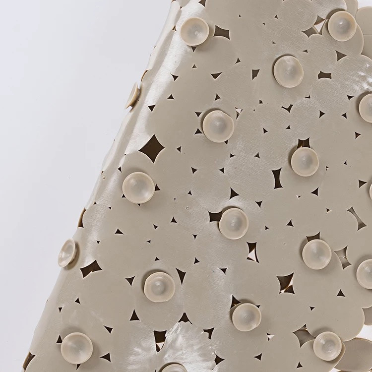 Коврик Bathlux противоскользящий на присосках для ванны и душа ПВХ, овальный 69х35 см Серый Каменец-Подольский - изображение 3