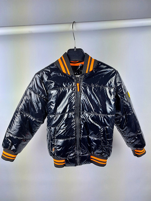 Демисезонная черная куртка бомбер под резинку унисекс 104,152 Николаев - изображение 2