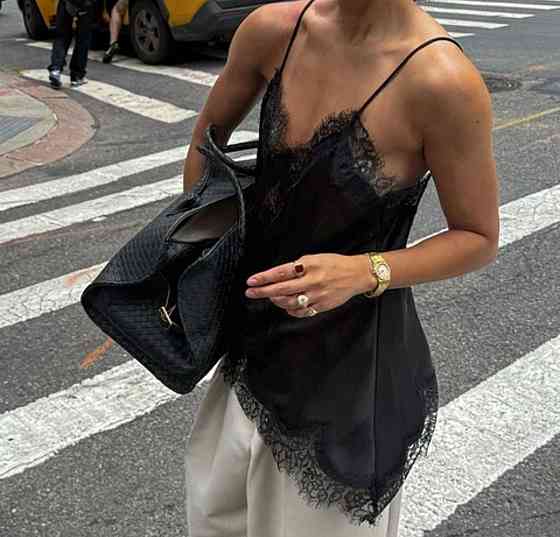 Жіночий романтичний привабливий шовковий топ із мереживом Чорний, 2XL-3XL Одеса