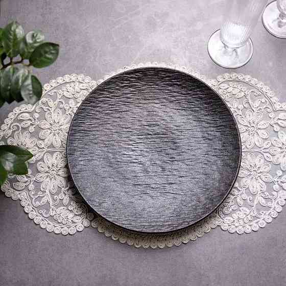 Чорна фарфоровая десертна тарілка 20 см Київ