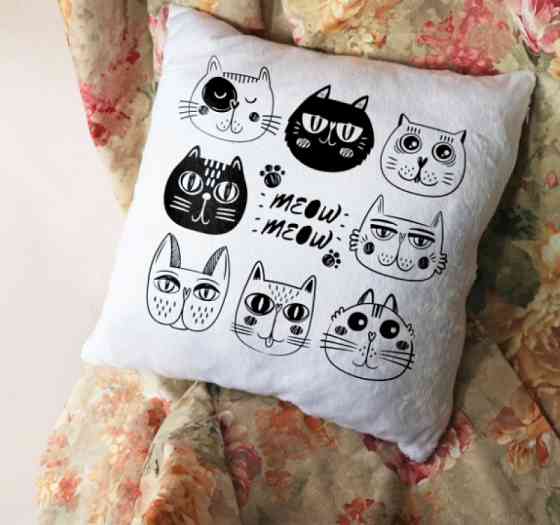 Подушка Шалені Котики 35x35 см Винница