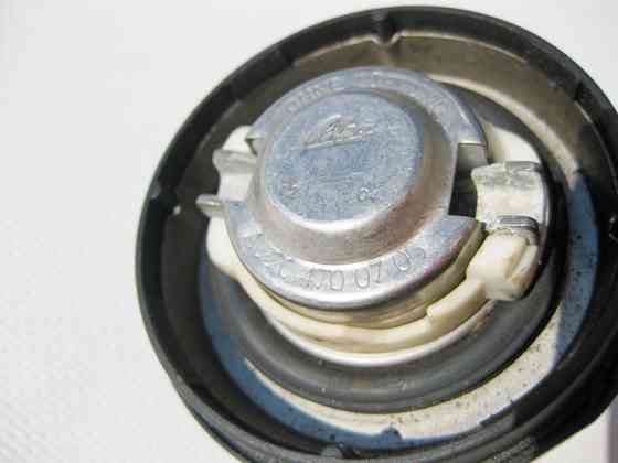 Mercedes-Benz  A2204700705 Кришка паливозаливної горловини S-Class W221 C-Class W204 CLK C209 B-Class W245 Одеса