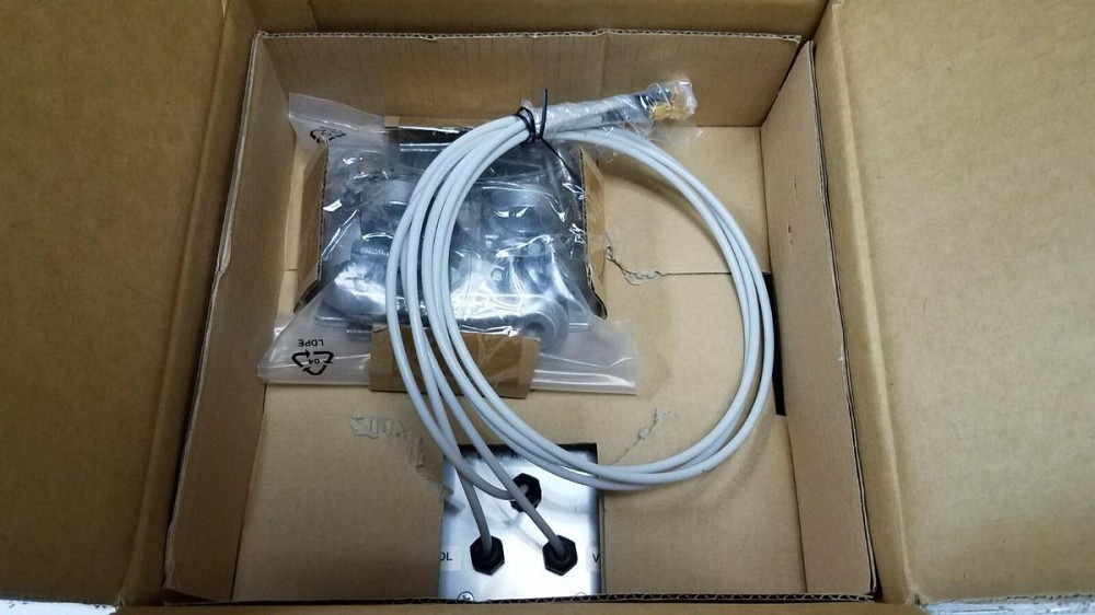 Дводіапазонна спрямована панельна антена Laird Connectivity S24517PT Луцк - изображение 3