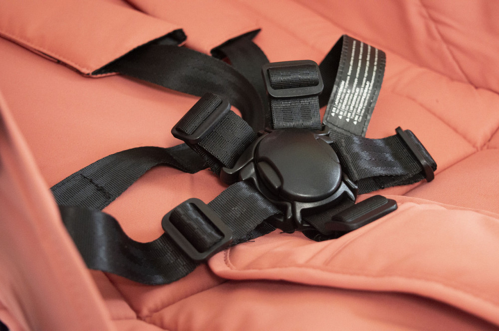 Коляска для дитини прогулянкова FreeON Dynamic, pink Київ - фото 2