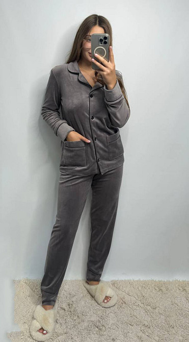 Костюм з плюшевого велюру на ґудзиках із двома кишенями Капучино XS Харків - фото 4