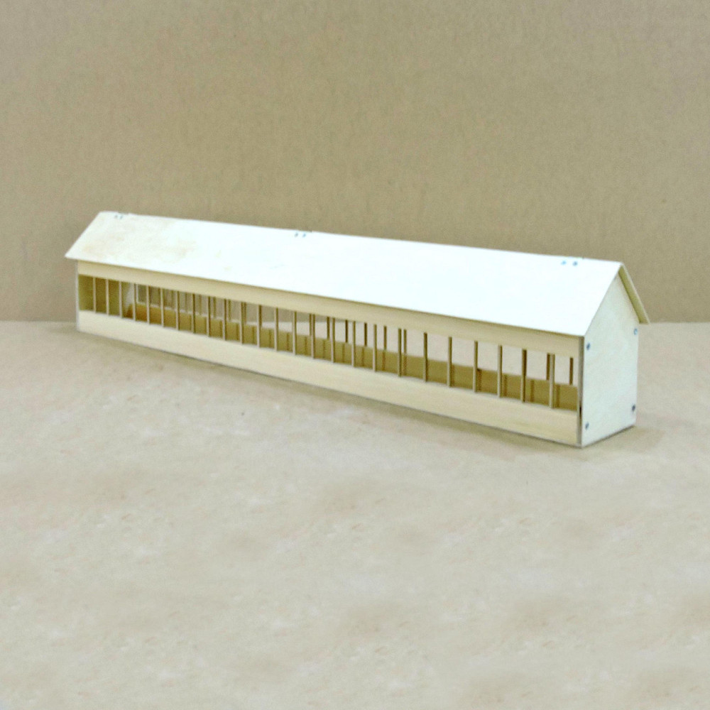 Деревянная кормушка для голубей 