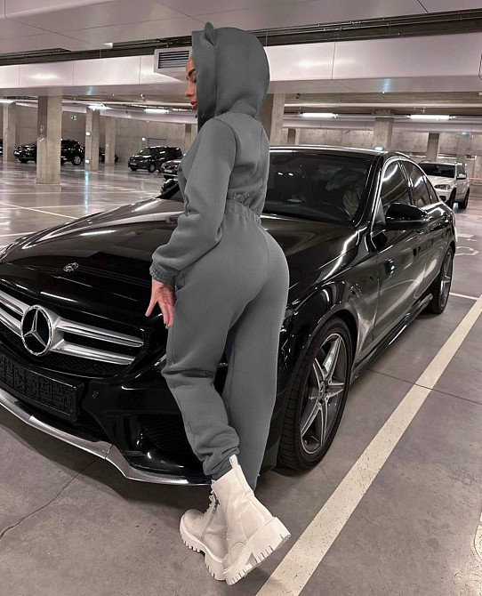 Женский стильный теплый комбинезон с ушками трехнить на флисе Графит, 40/42 Одесса - изображение 2