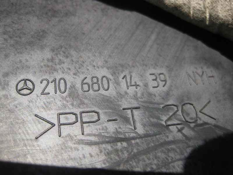 Mercedes-Benz  A2106801439 Права нижня накладка - кришка панелі приладів - торпеди E-Class W210 Одесса - изображение 3