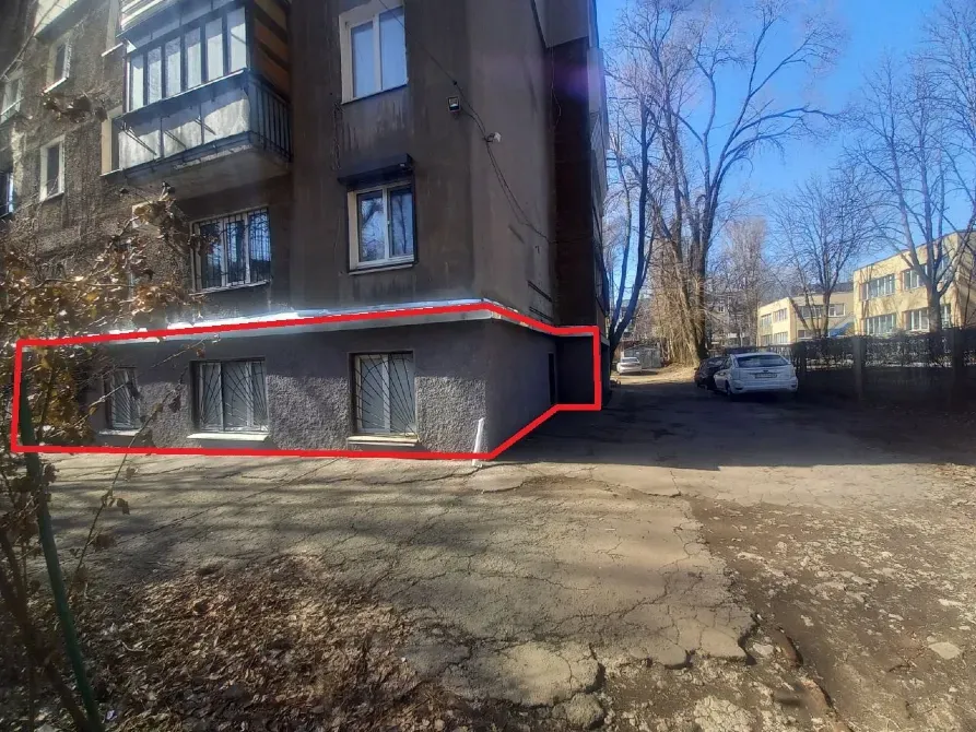 Продам приміщення з окремим входом. Будівельників 5а. Гарний ремонт- все як на фото, був "ОщадБанк". Дніпро - фото 1