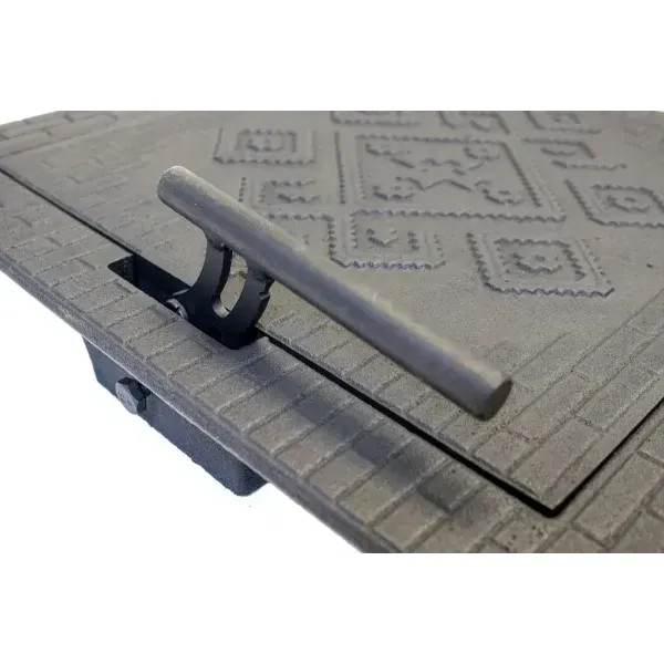 Дверца чугунная топочная каминная 