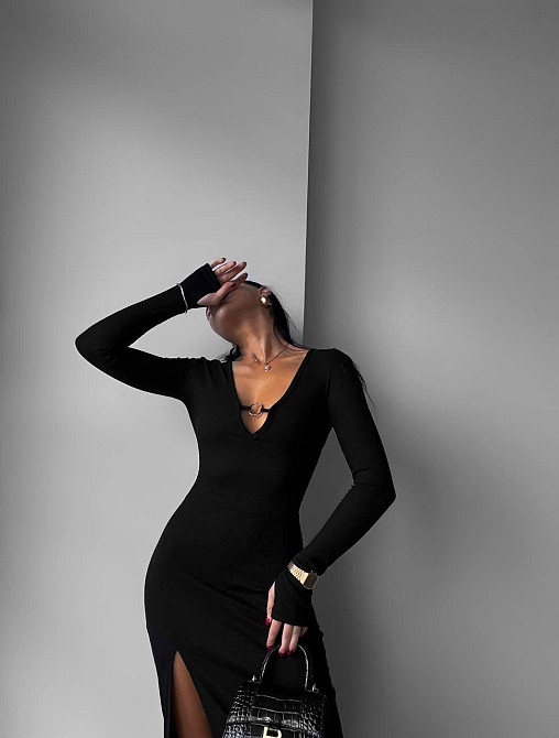 Жіноче елегантне плаття з виразним розрізом щільний рубчик Одеса - фото 4