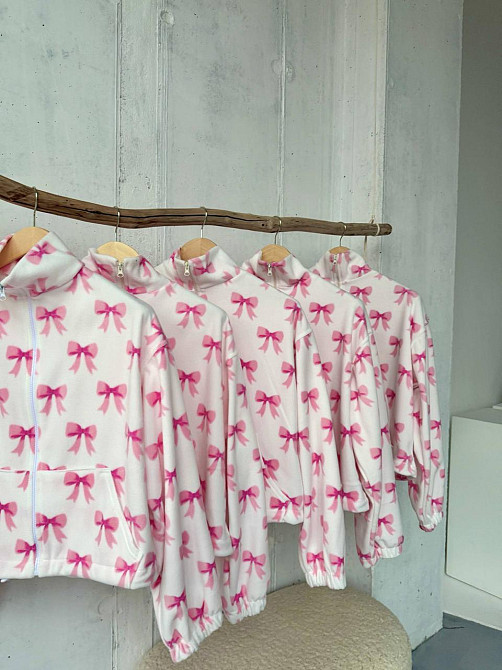 Женская стильная теплая худи с принтом на флисе Одесса - изображение 2