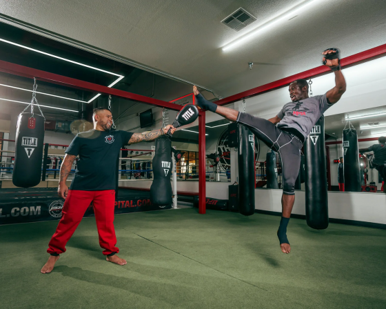Ракетка для таеквондо (хлопушка) TITLE Boxing Duo Target Training Paddle Black/Red Каменское