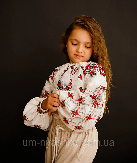 Дитяча вишиванка на натуральному полотні Ангеліна біло-червона Кривий Ріг - фото 3