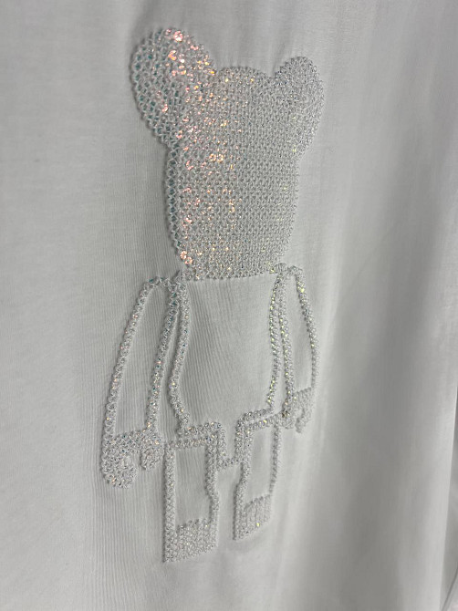 Футболка жіноча A-N 2396 оверсайз з ведмедиком та блискітками, білий, one size Київ - фото 2