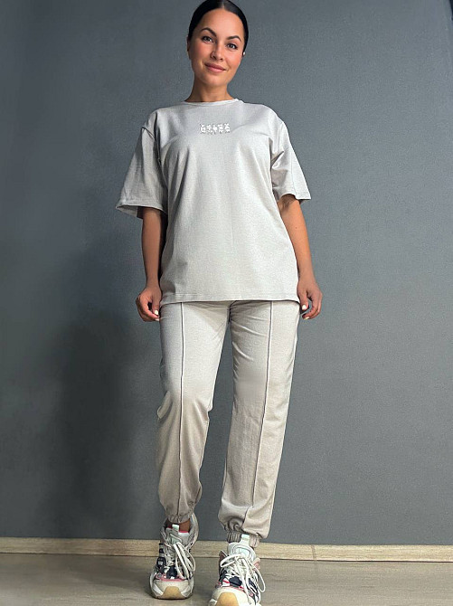 Костюм женский CAPPITONE 101217 оверсайз футболка с брюками с надписью серый, серый, S Киев - изображение 11