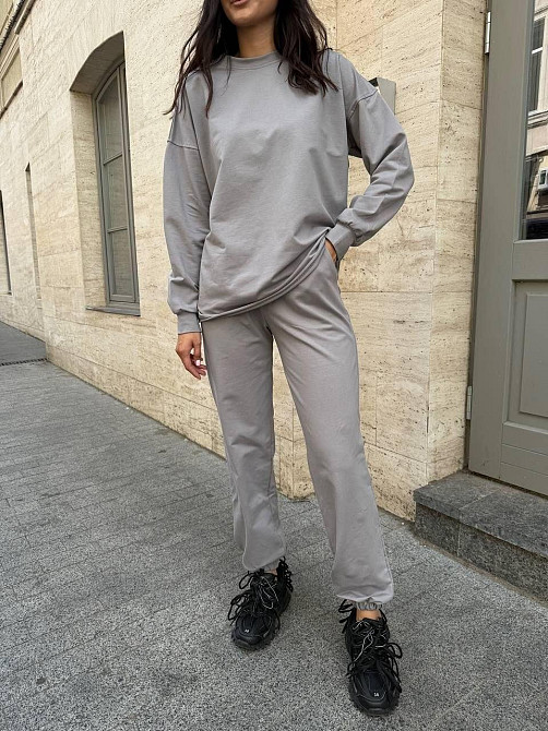 Костюм свитшот и брюки из двунитки, свободный крой и манжеты, графит, размер 46/48 Лубны - изображение 7