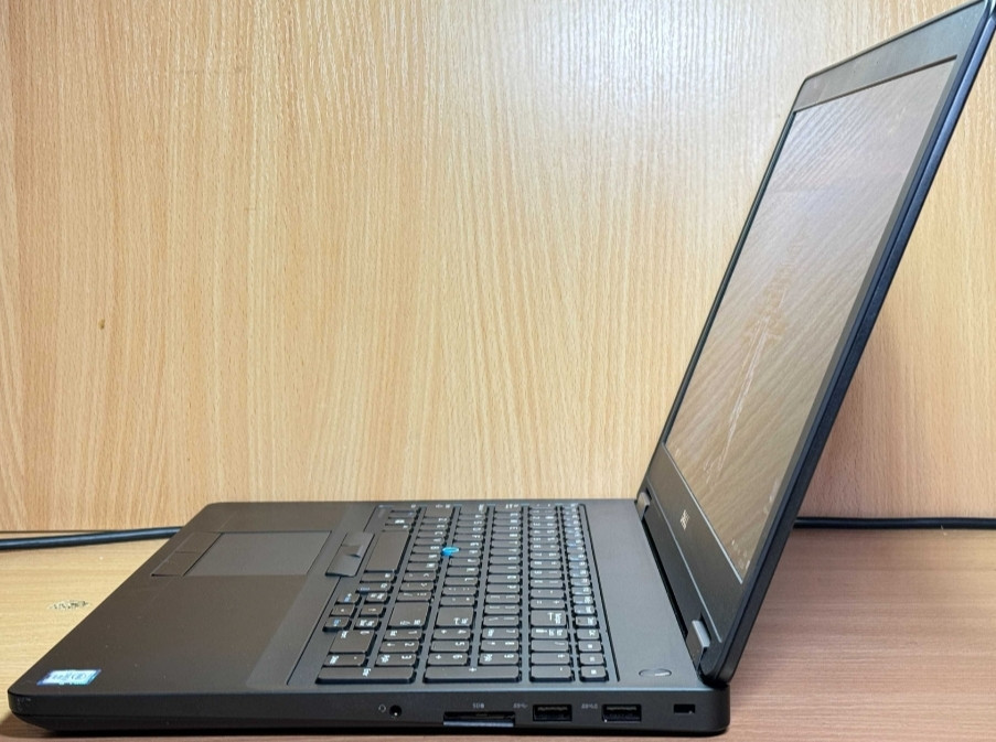 Ноутбук Игровой DELL latitude E5570 i7- 6820HQ , 16Gb. 240Gb. SSD , R7 M370 Full HD. Киев - изображение 4