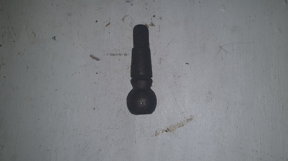 Палец рулевого наконечника Т-40. СССР. Харьков - изображение 1