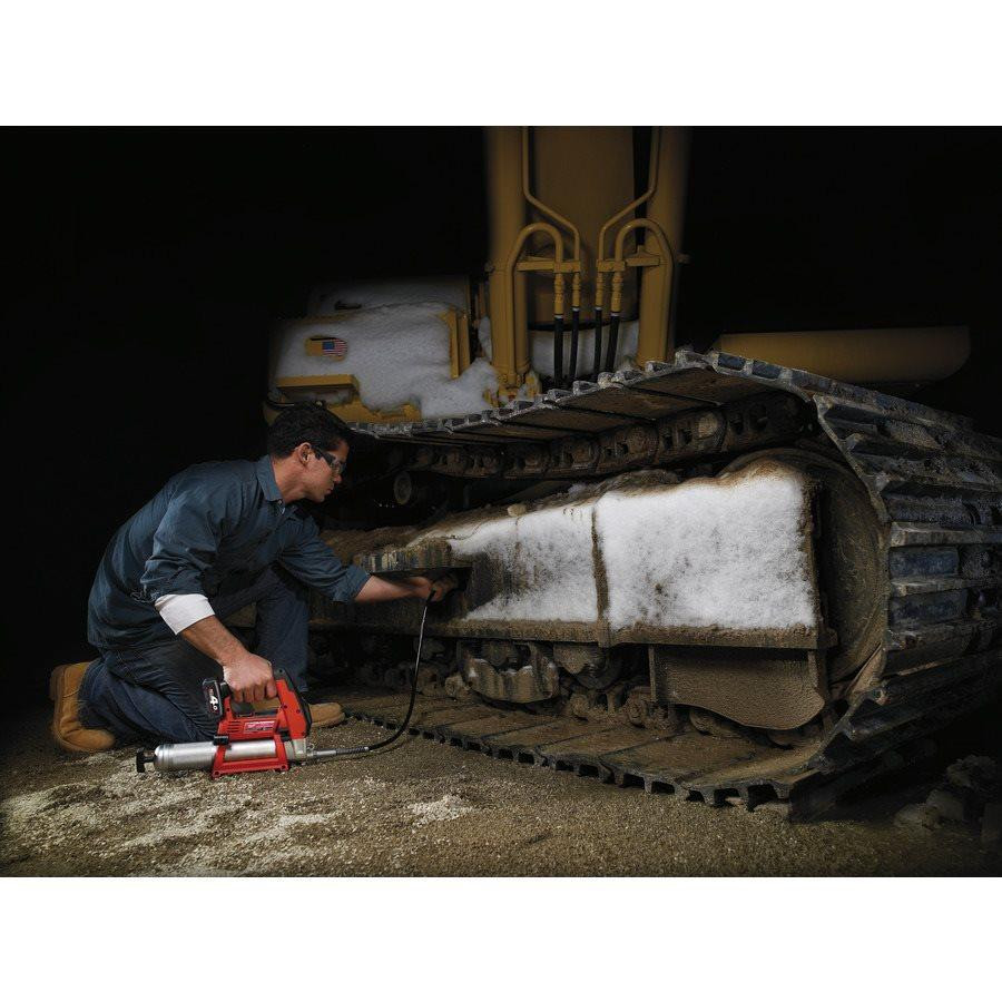 Шприць для змазки MILWAUKEE M12 GG-401B (Li-Ion 4Ач) 4933441675 (+ заряд. пристрій, 1 акум., в сумці для Одеса - фото 9