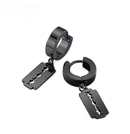 Сережки кільця чорні з підвіскою лезо чоловічі сережки кільця з підвіскою Київ