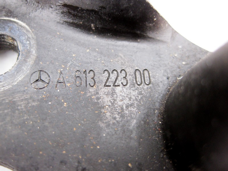 Mercedes-Benz  A6132230041 Кронштейн - вуха передня двигуна OM646 R4 2.2 cdi OM647 R5 2.7 OM648 R6 3.2 C-Class W203 W204 E-Class W211 Одесса - изображение 3