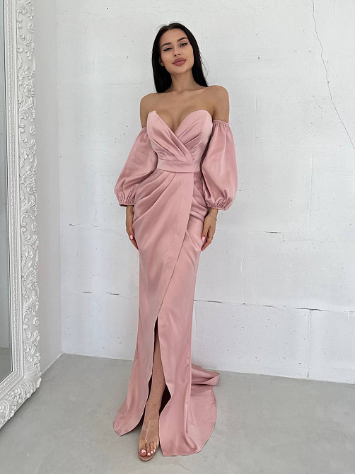 Женское роскошное вечернее платье со шлейфом и съемными рукавами из королевского атласа Пудровый, S Одесса - изображение 1