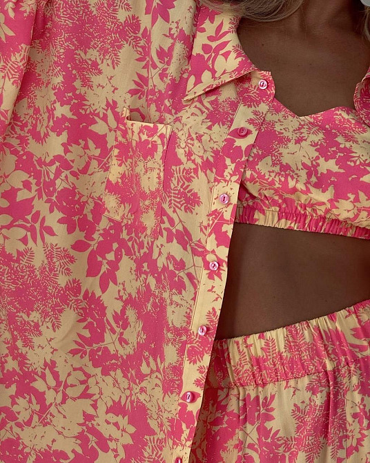 Жіночий легкий прогулянковий оверсайз костюм трійка: сорочка топ і штани софт Одеса - фото 4