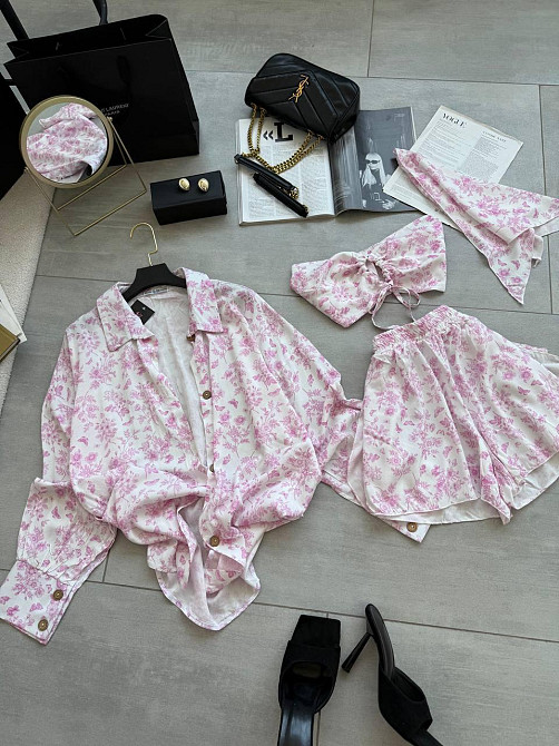 Жіночий літній принтований костюм четвірка: хустка, кроп-топ, сорочка та шорти штапель/софт Рожевий Одеса - фото 6