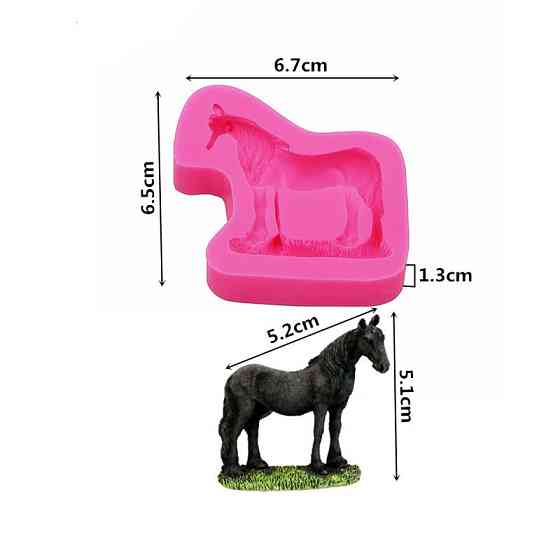 Силиконовая форма Лошадь 65 на 67 мм розовый Киев