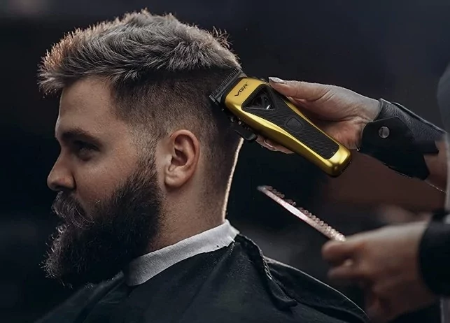 Професійна машинка для стрижки VGR V-015 Pro 7Вт 2500 мАг з насадками Вінниця - фото 5