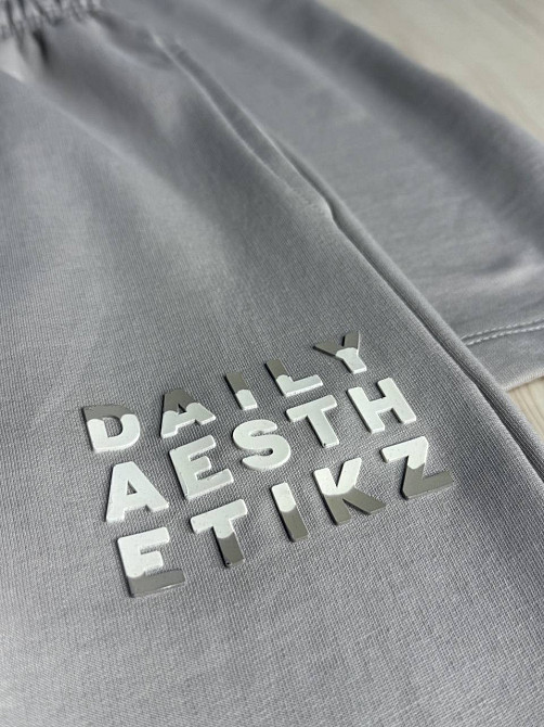 Костюм женский CAPPITONE 101217 оверсайз футболка с брюками с надписью серый, серый, S Киев - изображение 6