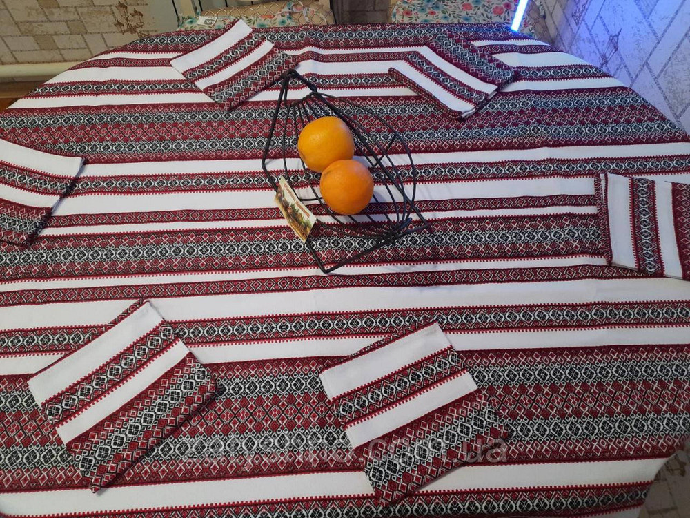 Вышитая скатерть с салфетками на льне Киев - изображение 2