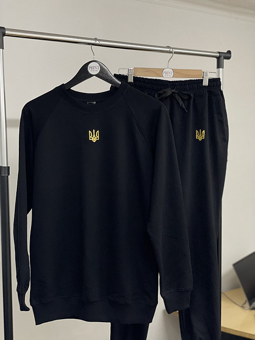 Чорний весняний костюм з тризубом L Чернівці - фото 1