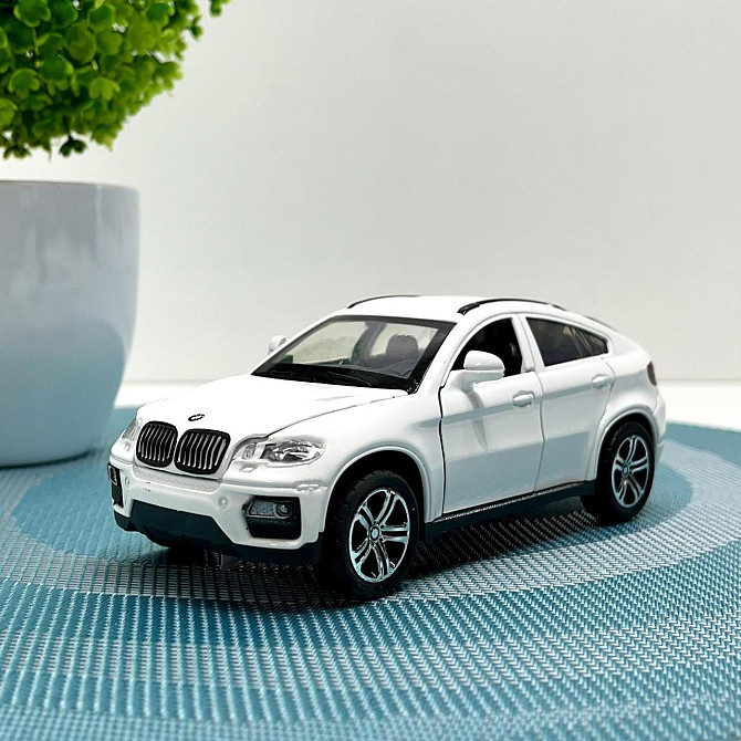 Машина джип Автосвіт BMW x6 металева інерційна 14см Біла (AP-1759) Чернігів - фото 1