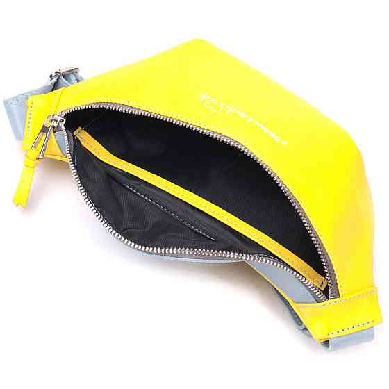 Патріотична шкіряна сумка-бананка комбі двох кольорів Серце GRANDE PELLE 16760 Жовто-блакитна Київ