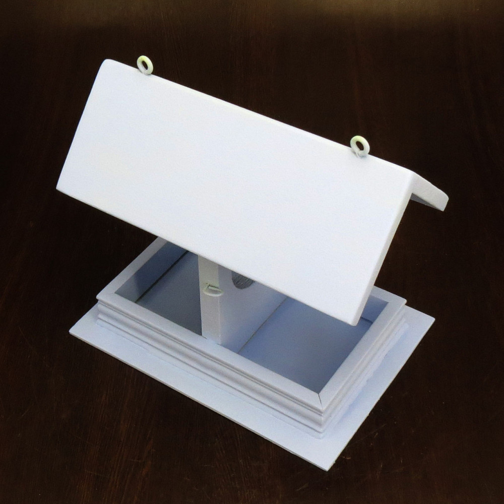 Кормушка садовая для птиц 