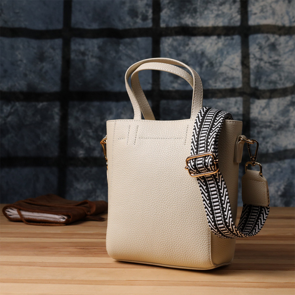 Сумка для жінок із натуральної шкіри з модним трапецієподібним кроєм Vintage 22917 Білий Київ - фото 10