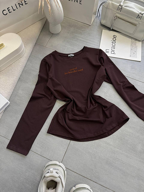 Женский базовый оверсайз лонгслив 