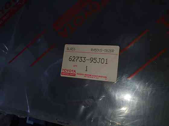 Скло бічних дверей Toyota Hiace. 62733-95j01 Харків