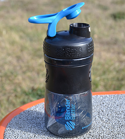 Шейкер спортивний (пляшка) BlenderBottle SportMixer Flip 20oz/590ml Black/Cyan Каменское - изображение 7