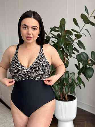 Женский купальник слитный большого размера с принтом plus size с поролоновыми чашками на бретельках бифлекс черный 2XL Одесса