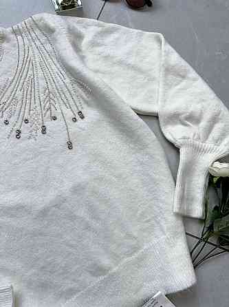 Женский свитер украшен бусинами машинная вязка Одесса